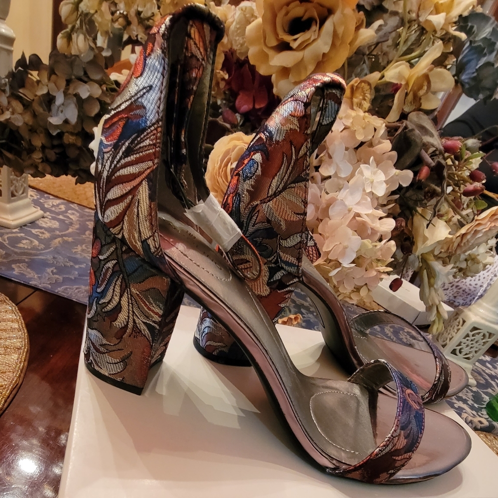 Bandolino embroidered block heels